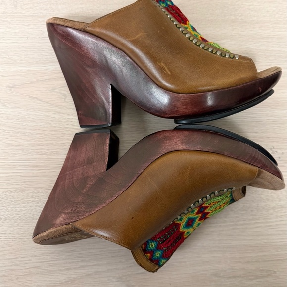 Colleen Cordero Brown Suede Wood Heel Boho Clog, Very Good Condition, Size 8 - Picture 3 of 12